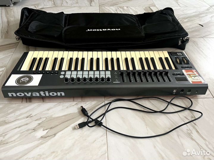 Novation Launchkey 49 midi-клавиатура + чехол