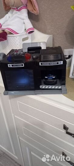 Парковка Полицейский участок с рацией