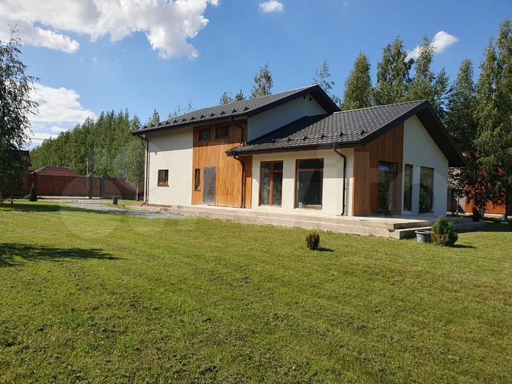 Дом 242 м² на участке 28 сот.