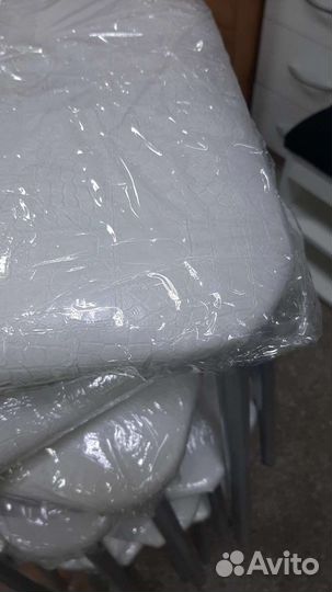 Табурет белый рептилия (новый)