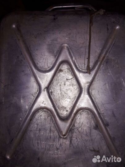 Канистру 20л