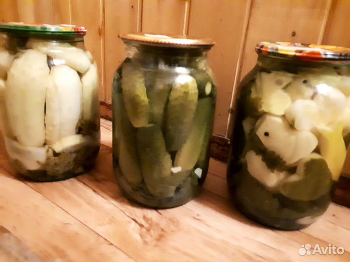 Яблоки суш.,огурцы марин.,грибы,сок,зелень