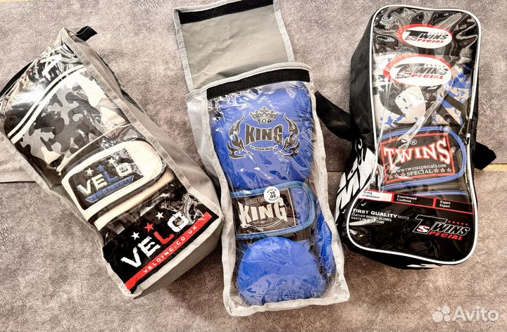 Боксерские перчатки 10 oz