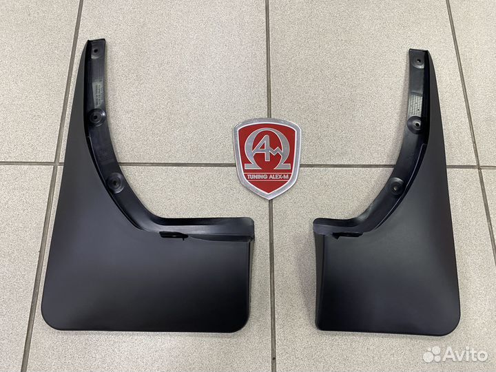 Брызговик задний правый / левый Toyota Rav-4 2006+