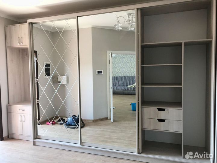 Угловой шкаф купе