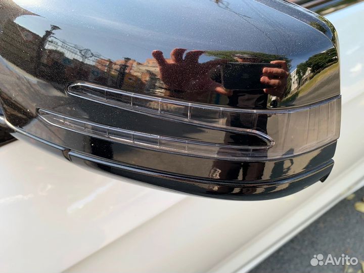 Глянцевая черная крыша полиуретан