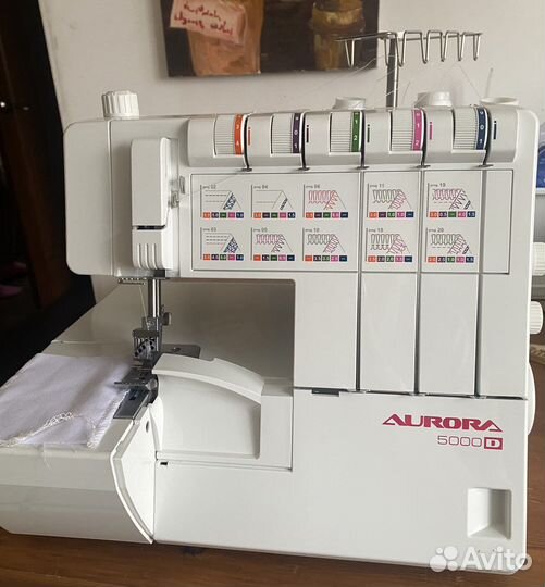 Швейная машина коверлок