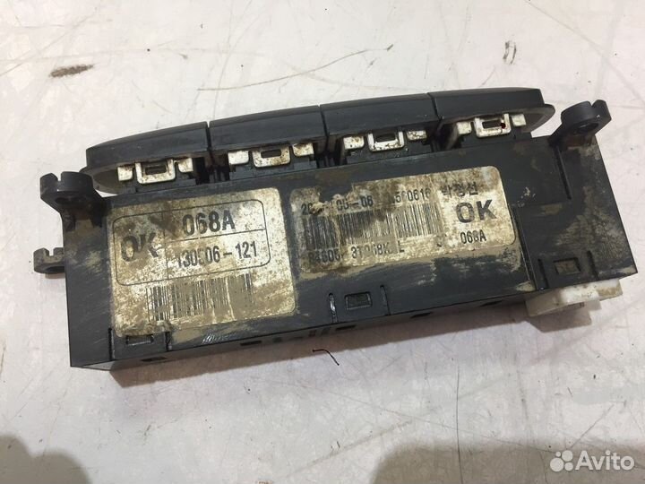 Кнопка многофункциональная (Kia Quoris)