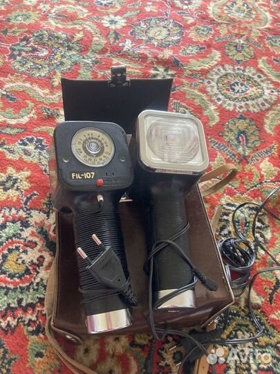 Фотовспышка FIL -107 вместе с сумкой