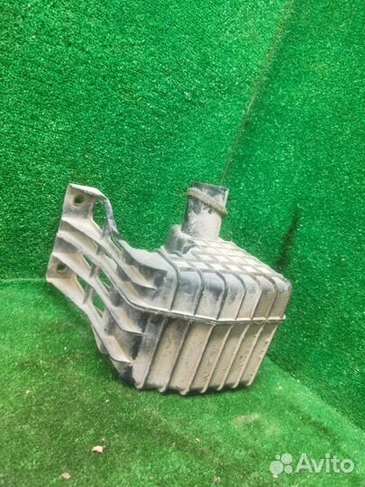 Резонатор воздушного фильтра Mazda 6 GG 2.0 2006