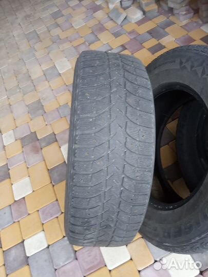 Bridgestone R220 265/65 R17
