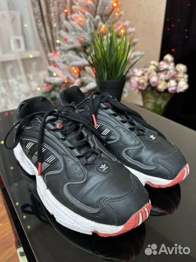 Кроссовки adidas originals falcon 2000w