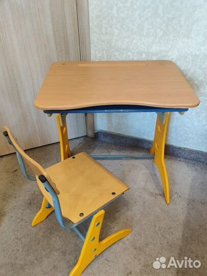 Растущая парта с наклоном и без и стул
