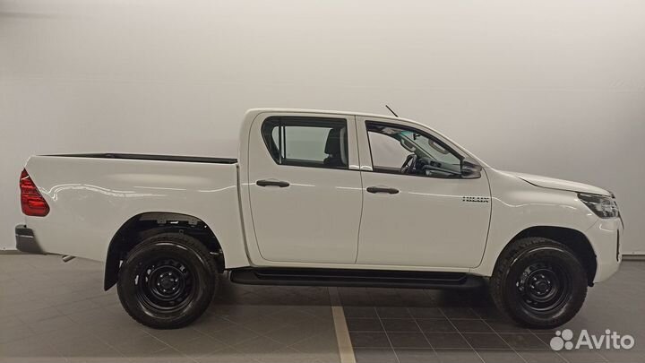 Toyota Hilux 2.4 МТ, 2023