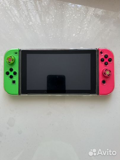 Nintendo switch rev 1 прошитая (+ чехлы)