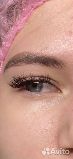 Модель на наращивание ресниц