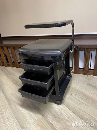 Тележка - стул на колёсах с сидением