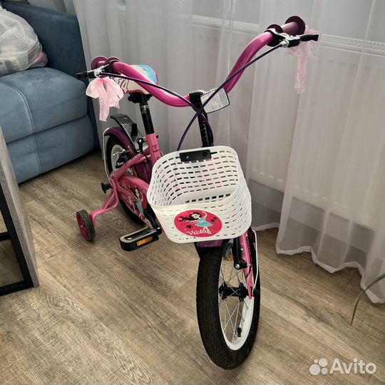 Велосипед четырех колесный для девочки