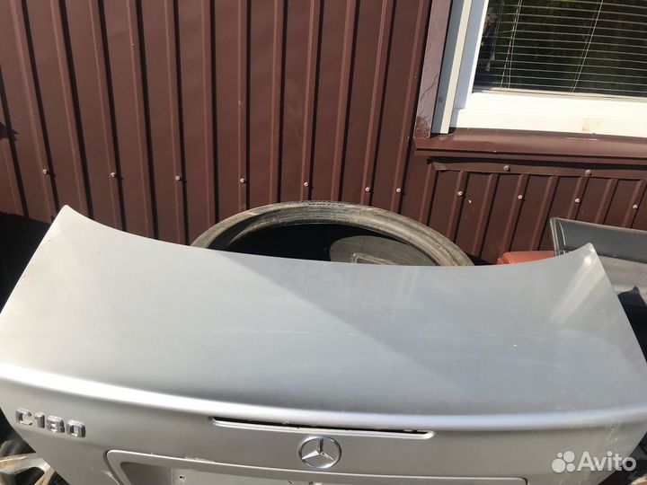 Крышка багажника mercedes-benz W203 C180