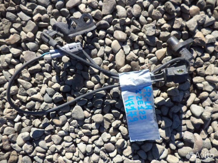 Датчик abs передний левый Toyota Corolla Fielder