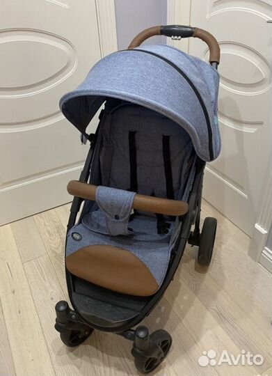 Прогулочная коляска Nuavito