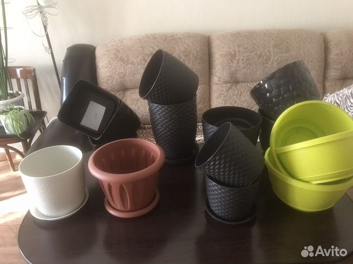 Цветочные горшки большое количество