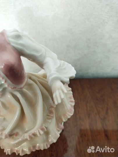 Фарфоровая статуэтка Karl Ens