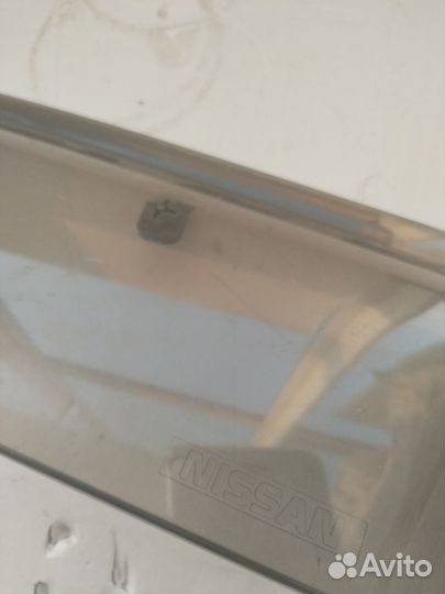 Ветровик Nissan Presage