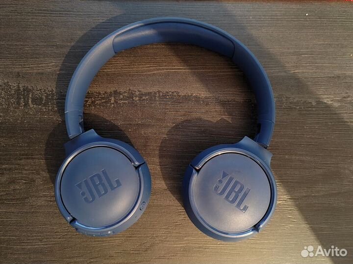 Bluetooth-гарнитура JBL Tune 560BT синий