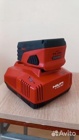 Аккумуляторная батарея и зарядное устройство Hilti