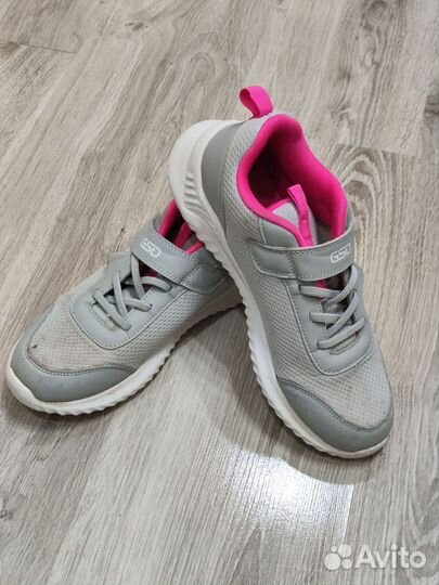 Кроссовки женские 39 размер