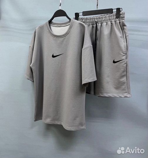 Nike костюм футболка и шорты
