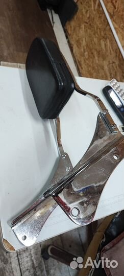 Спинка для сиденья мотоцикла