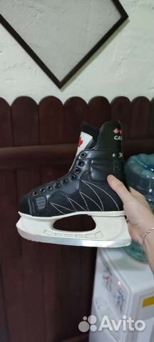 Коньки хоккейные 39 размер