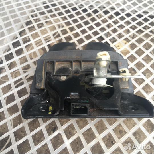 Замок багажника Ауди А6 С5