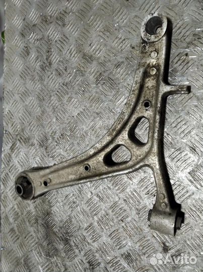 Рычаг передний левый нижний Subaru Legacy B13