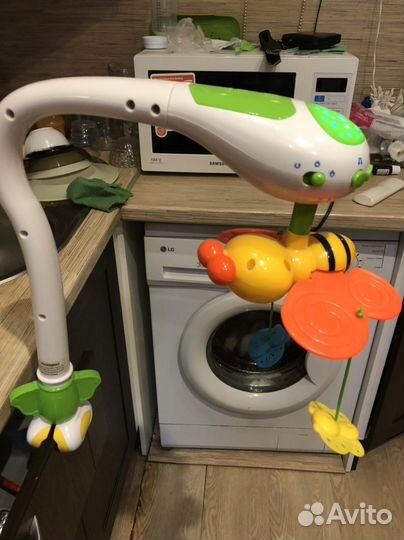 Музыкальная карусель на кроватку