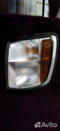 Габарит передний левый Isuzu Bighorn UBS73GW 4JX1