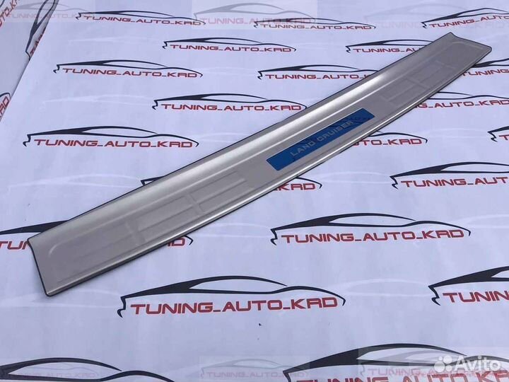 Накладка на задний бампер Toyota LC 200 F3679