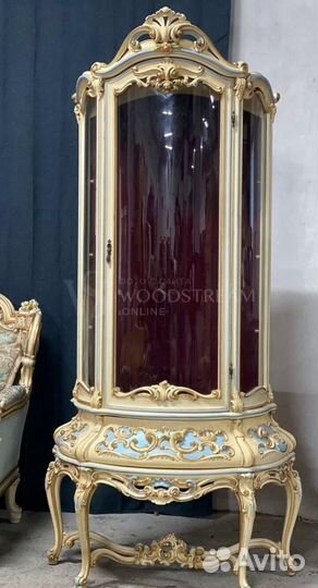 Витрина. Барокко. Винтажная мебель. Шкаф. Европа