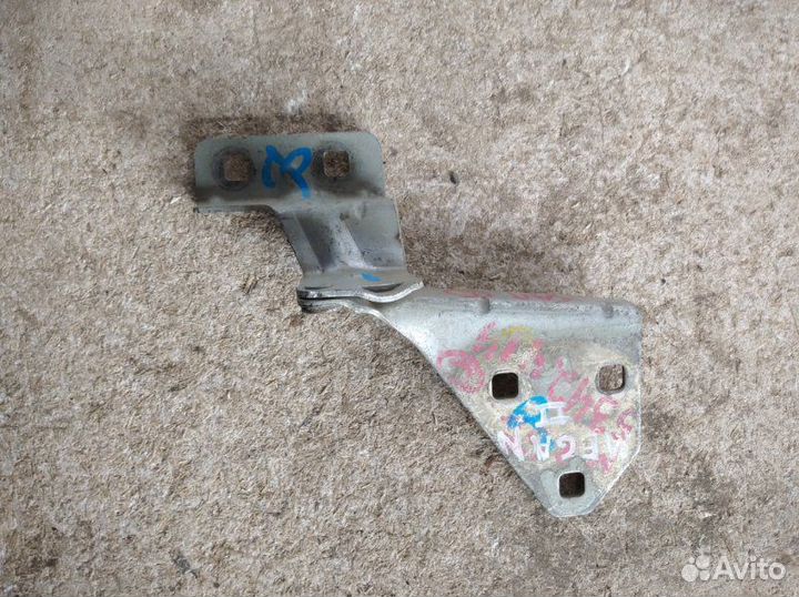 Петля капота передняя левая Renault Megane 2