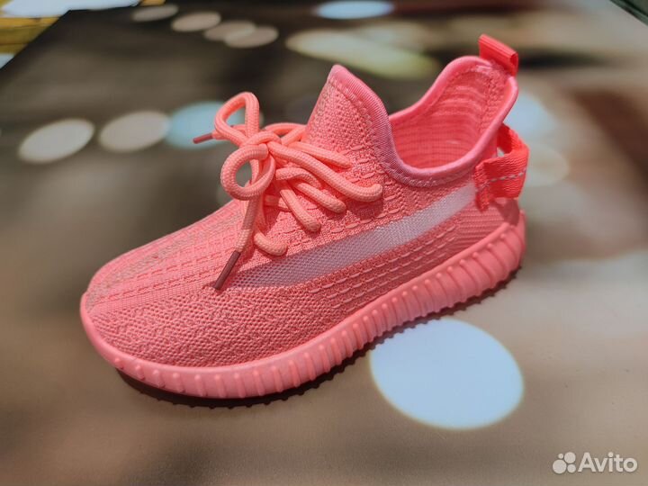 Кроссовки yeezy детские