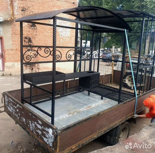 Мангал с печкой под казан и крышей