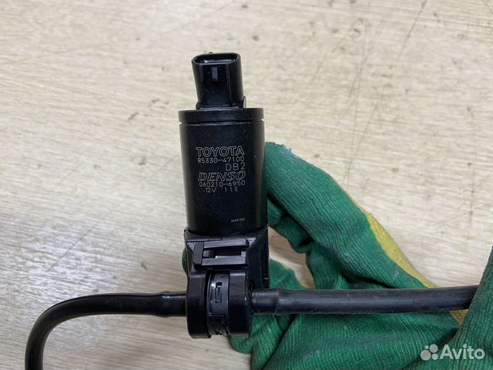 Моторчик омывателя Toyota Rav4 XA50