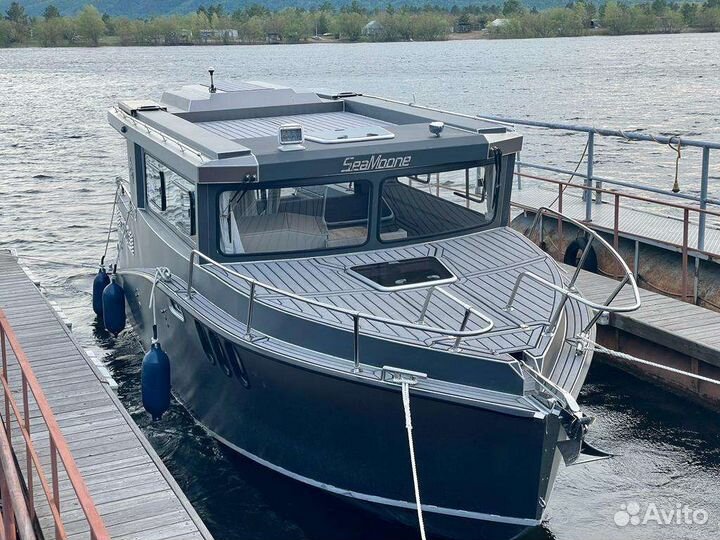 Катер 8.5 м с кабиной и каютой Seamoone 850