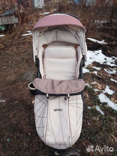 Прогулочная коляска