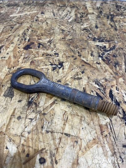 Крюк буксировочный Шкода Октавия А5