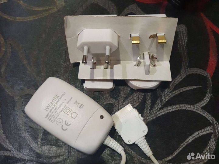 Сетевое зарядное устройство для iPod/iPhone