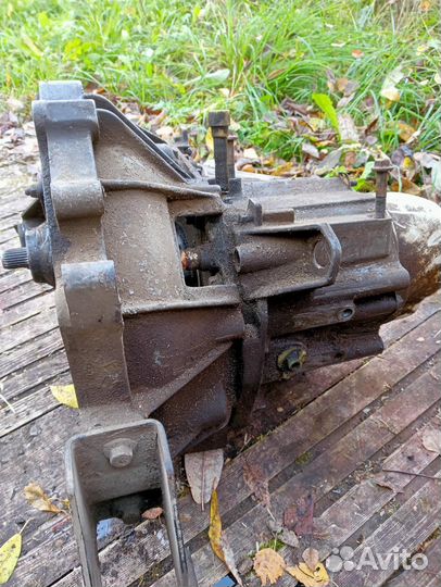 Коробка на двигатель 4G Mitsubishi carisma