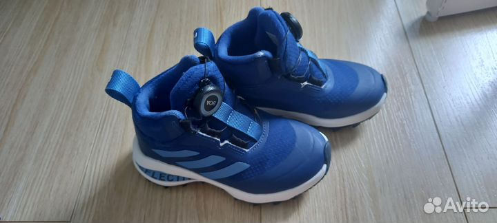 Adidas 28р кроссовки утеплённые